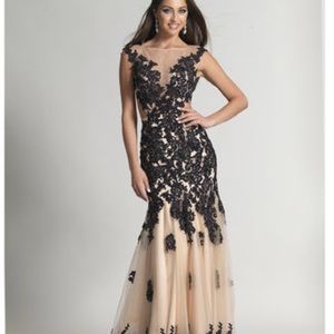 DAVE AND JOHNNY 2345 PROM GOWN